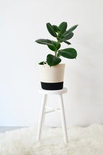 Load image into Gallery viewer, Mia Melange Planter Small – Black Block
